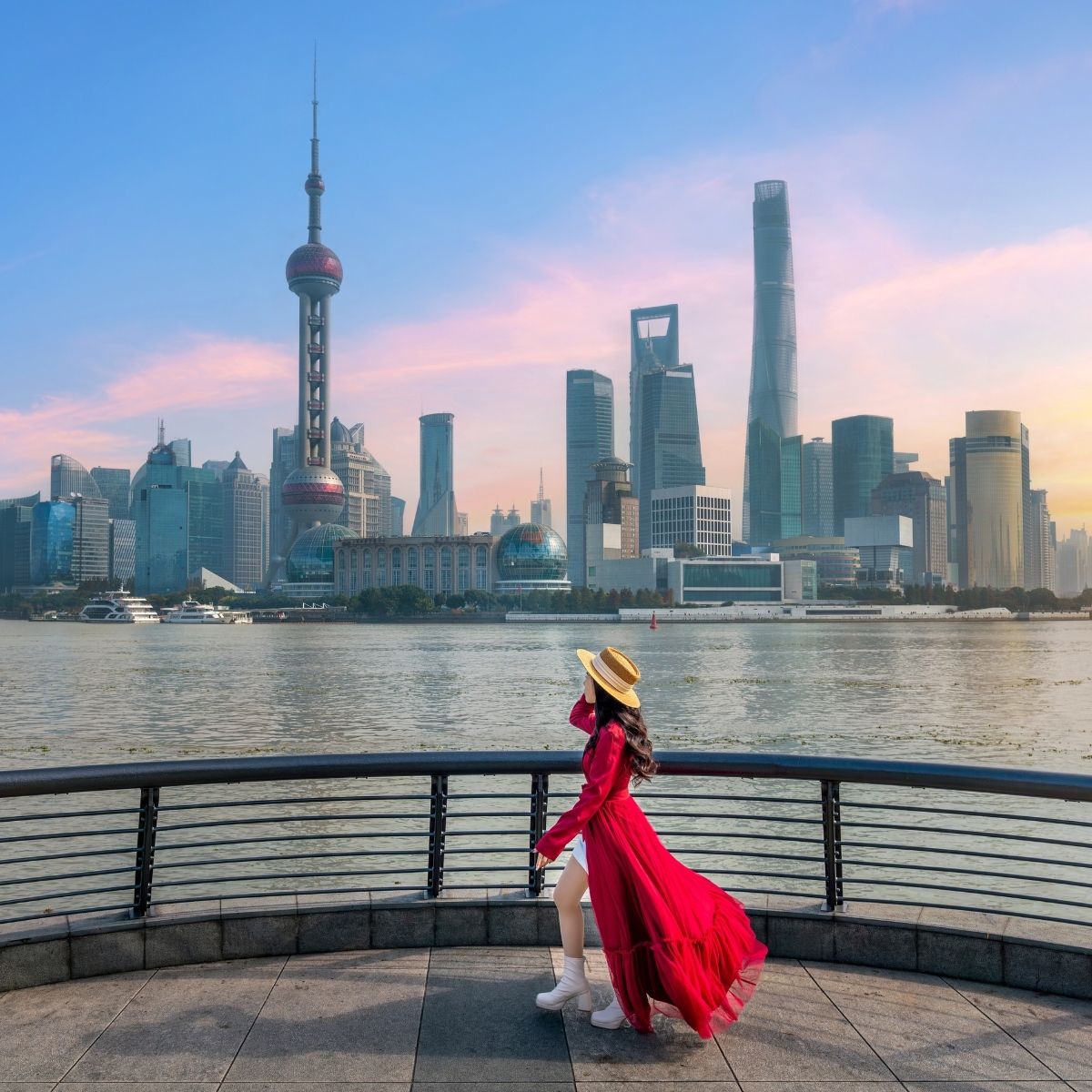 Moderne Skyline in Shanghai – urbanes Leben und internationale Chancen beim Studieren in China erleben.