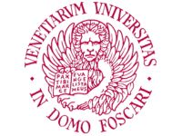 Rundes Siegel der Università Ca' Foscari Venezia mit geflügelter Figur und lateinischem Schriftzug in Rot.