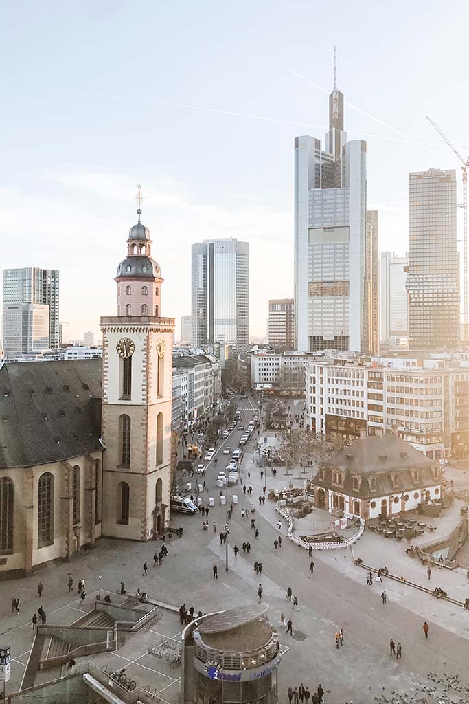 Am Finanzplatz Frankfurt gibt es mit dem Master in International Finance interessante Karrieremöglichkeiten