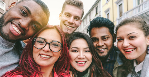 FRAGE-ANTWORT-RUNDE MIT BACHELORSTUDIERENDEN Explorer Day auf Deutsch: Frag mich, ich studiere an der MBS! Q&A Session mit aktuellen Bachelorstudierenden-1