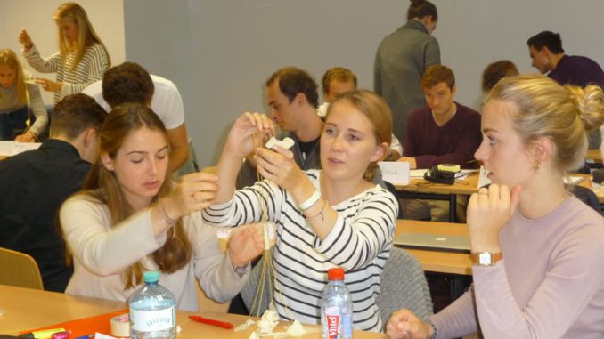 Marshmellow Challenge, Strategy Class