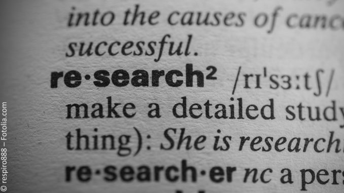 Munich Business School: Trustwothiness of Research Stock photo of an encyclopedia entry for "research".