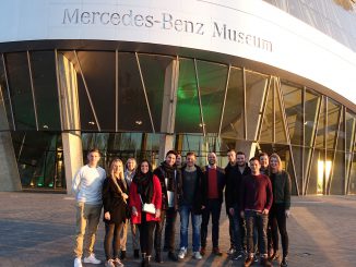 SBS Studenten im Mercedes Benz Museum Stuttgart