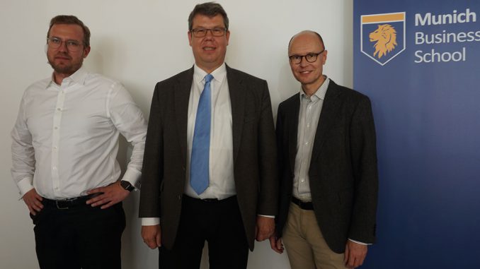 James W. Garritt, Prof. Dr. Arnd Albrecht und Jan Terstige