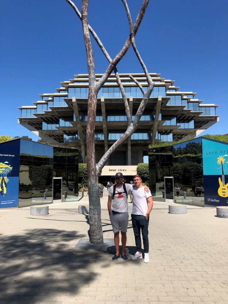 Philipp together with a fellow exchange student from Munich Business School on the campus of the University of California, San Diego, where he spent his semester abroad