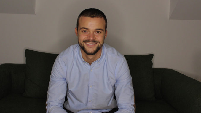Munich Business School: Pascal Ritter I The Fortunate Planet Portrait of Pascal Ritter, alumnus of Munich Business School and founder of the recycling app "The Fortunate Planet"