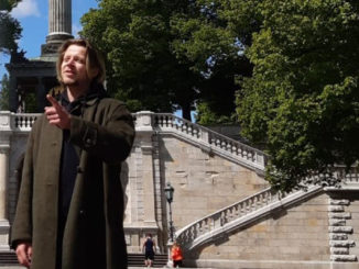 François Plassat in front of the Friedensengel during his semesters abroad in Munich at Munich Business School