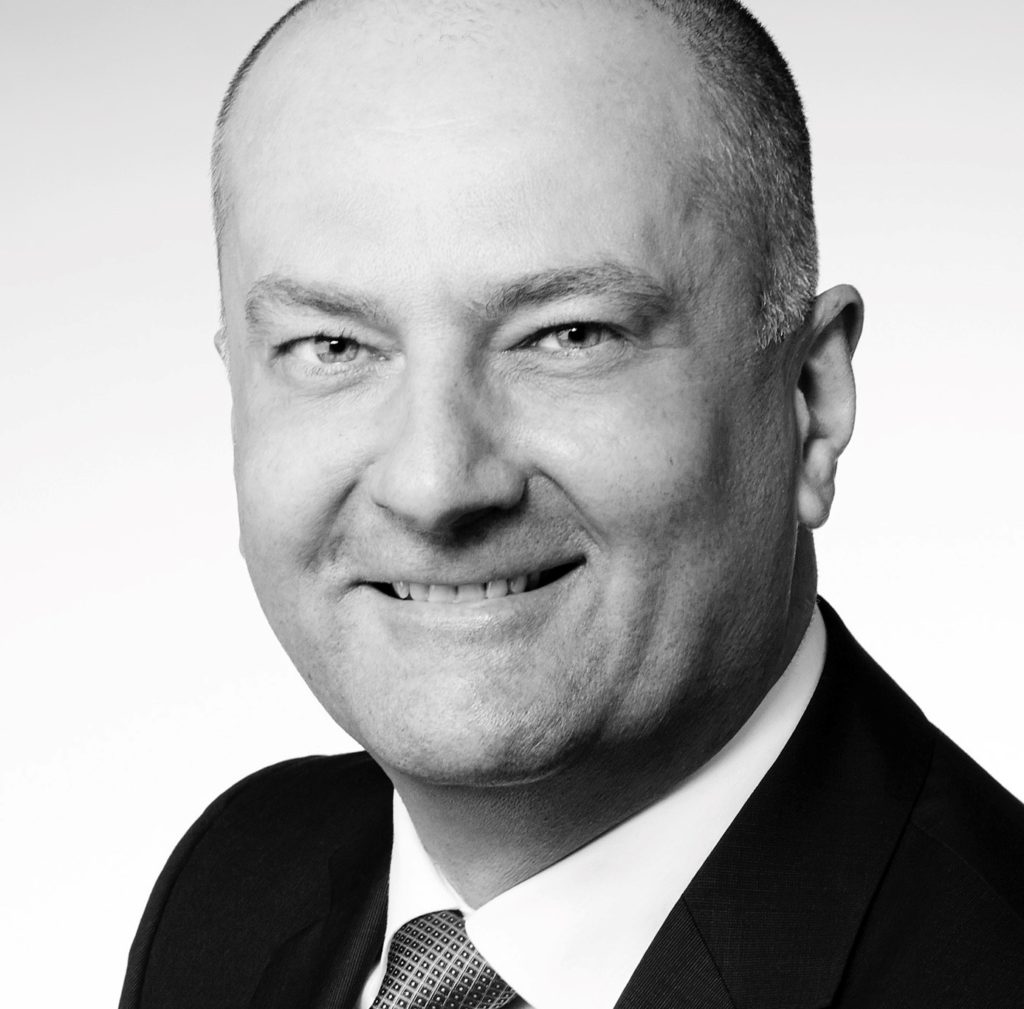 Portrait of Dr. Alexander Müller, DBA alumnus of Munich Business School