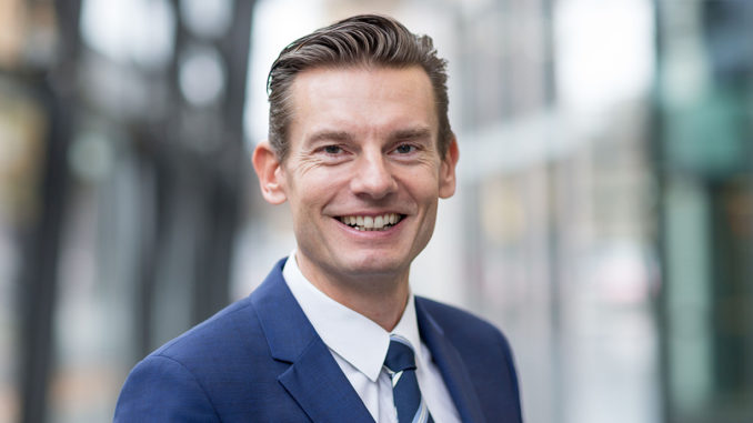 Munich Business School: Prof. Dr. Carsten Rennhak Portrait of Carsten Rennhak, Professor at Munich Business School