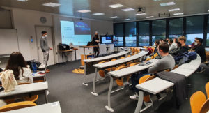Nasir Balach and Stephanie Stangl in the lecture hall during the career event at Munich Business School