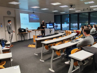 Nasir Balach and Stephanie Stangl in the lecture hall during the career event at Munich Business School