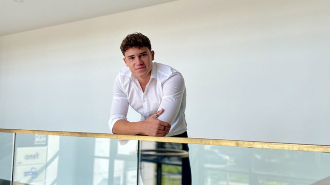 Munich Business School: Lucas Reischl Portrait of Lucas Reischl, student of Munich Business School, during his internship at NCTE AG