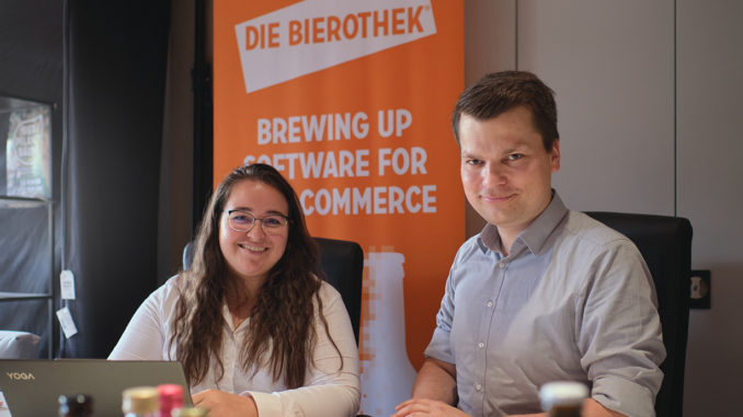 Anna Bettu and Christian Klemenz sitting next to each other during the internshp at Bierothek
