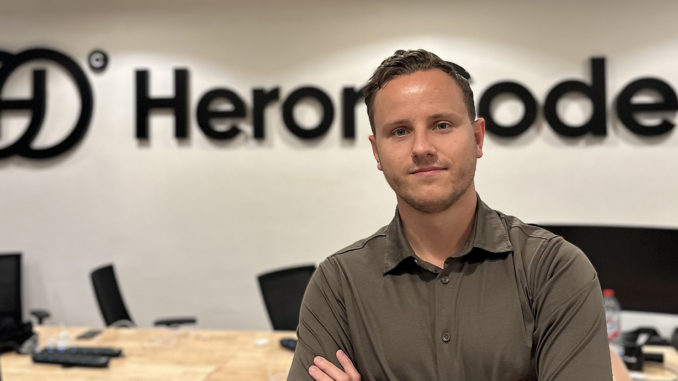 Headhunter Elias Scholz at the HeronCode office