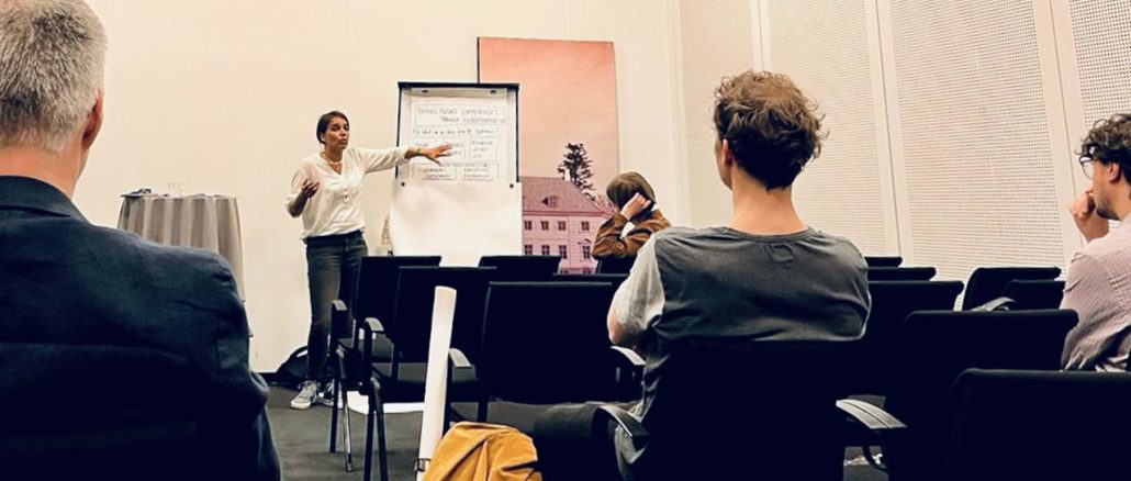 Dr. Barbara Wolf, lecturer at Munich Business School, presenting at the 3E Conference 2023 in Aarhus, Denmark.